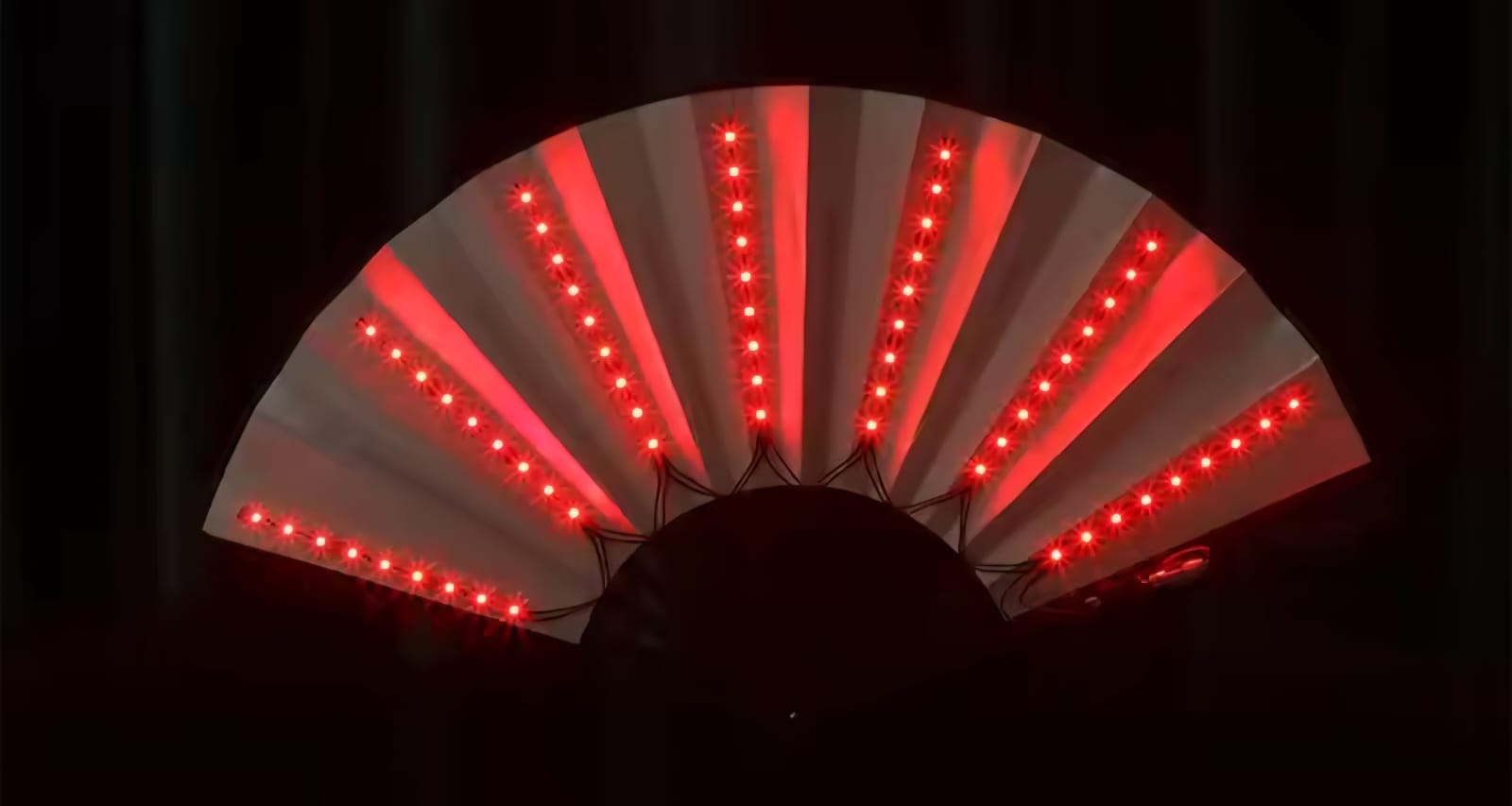 מניפה עם לדים